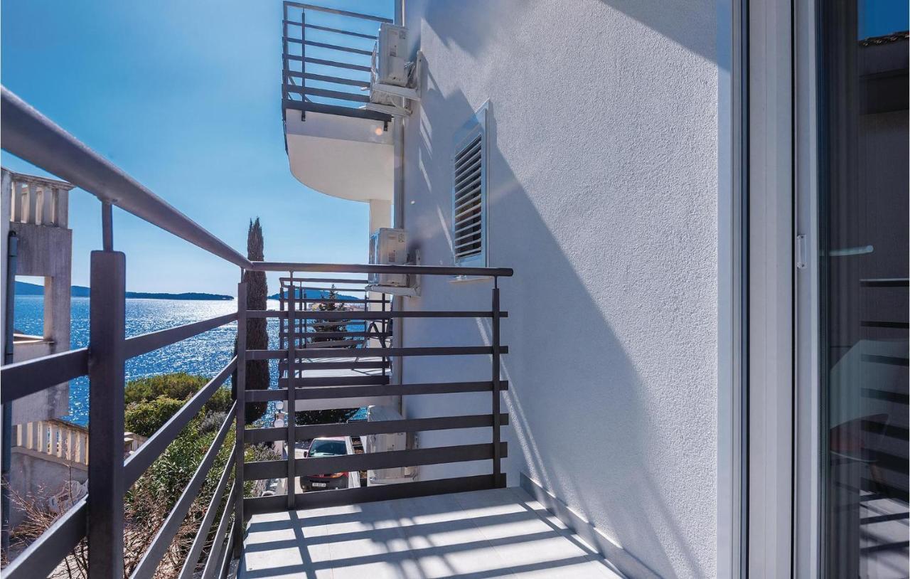 Cozy Apartment In Brodarica With Wifi מראה חיצוני תמונה